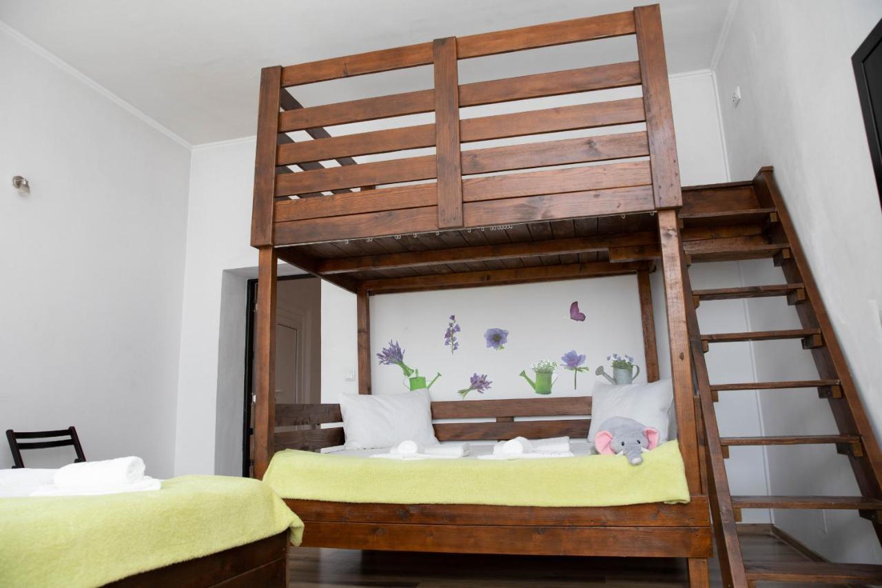 Cosy Apartment In City Centre Орадеа Екстериор снимка
