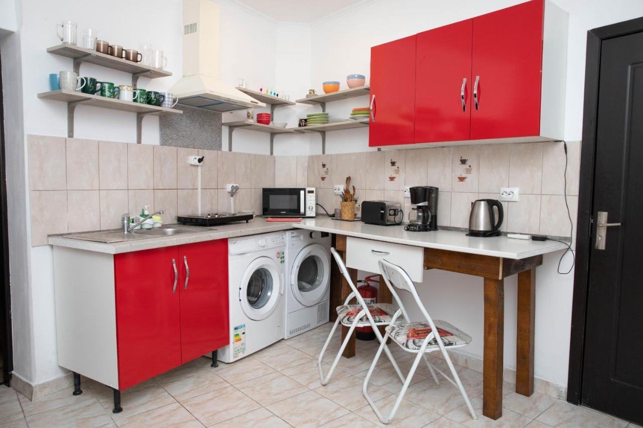 Cosy Apartment In City Centre Орадеа Екстериор снимка